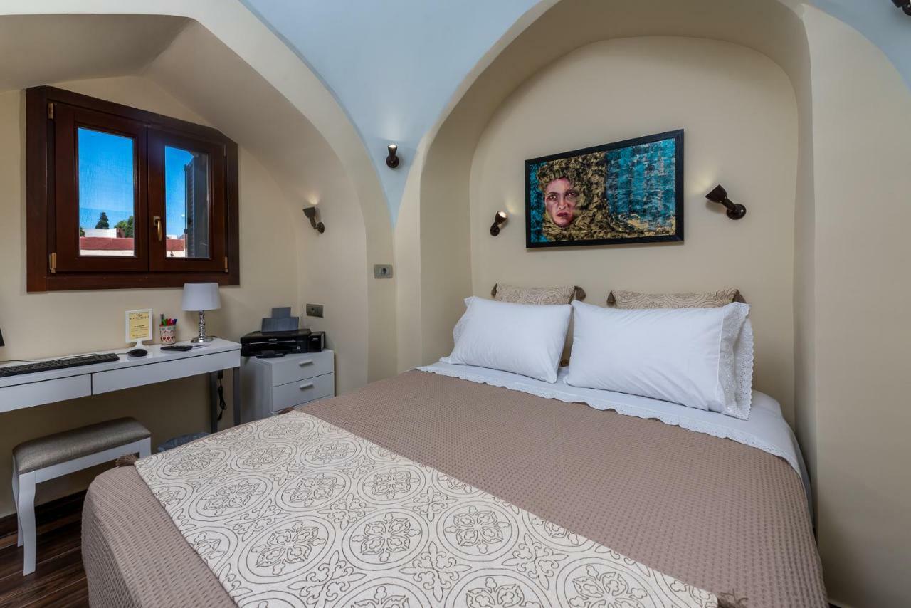 Bibliotheque Apartment Rhodes City Bagian luar foto