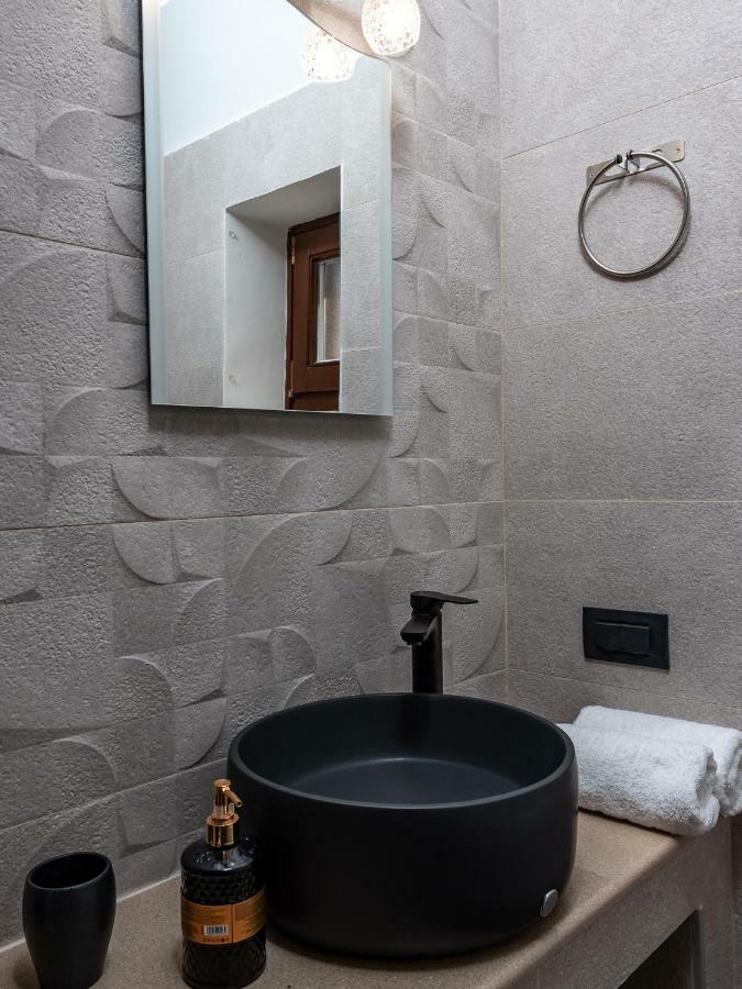 Bibliotheque Apartment Rhodes City Bagian luar foto