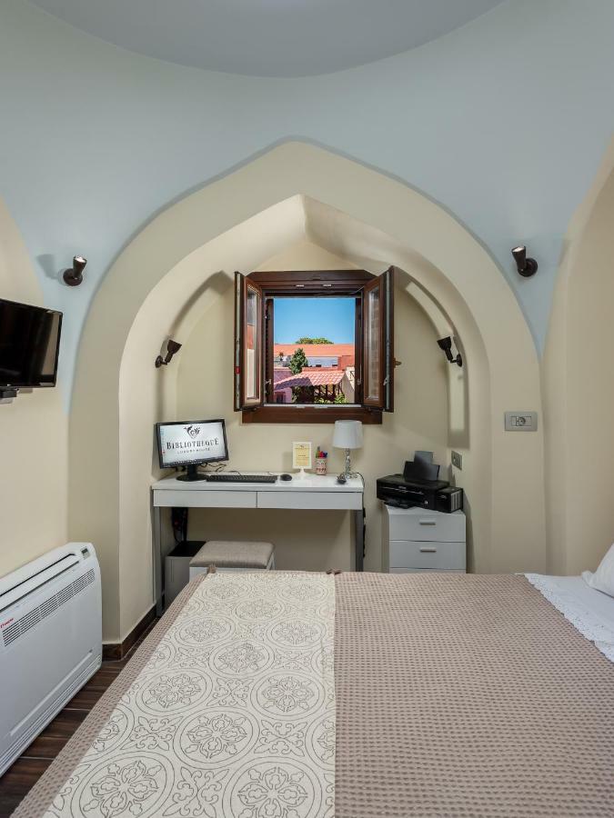 Bibliotheque Apartment Rhodes City Bagian luar foto