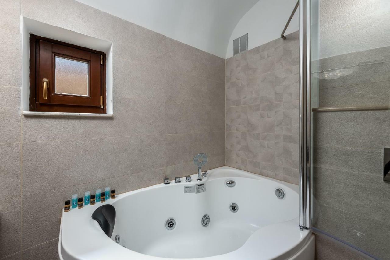 Bibliotheque Apartment Rhodes City Bagian luar foto
