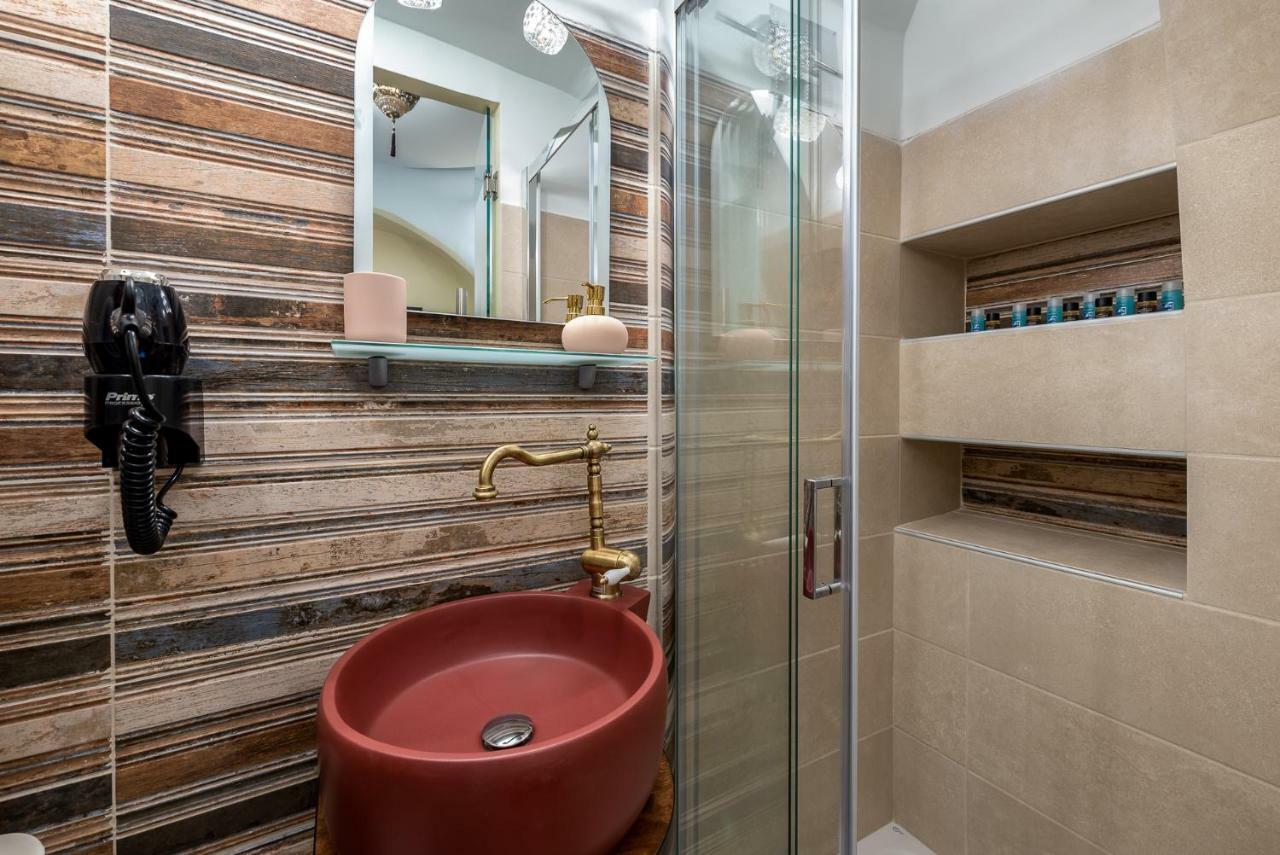 Bibliotheque Apartment Rhodes City Bagian luar foto